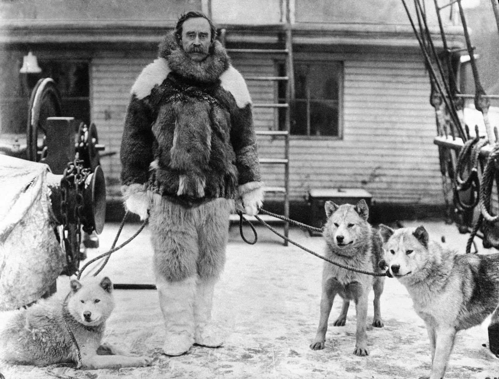 1909: Robert Peary